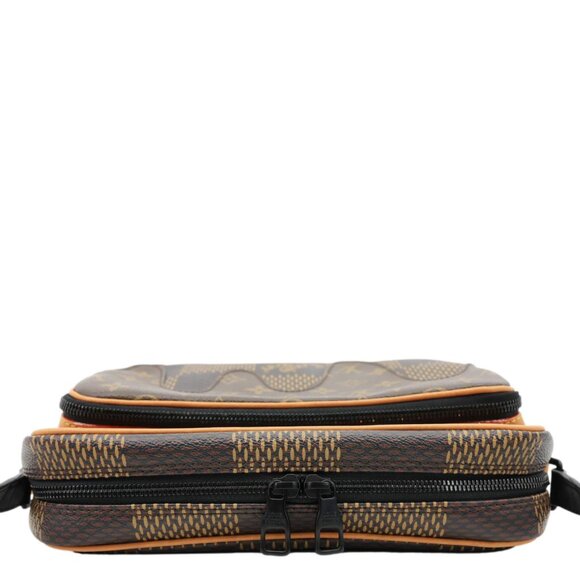 Louis Vuitton  X Nigo Nil Monogram Ebene Canvas Messenger Bag Brown - Picture 5 of 14
